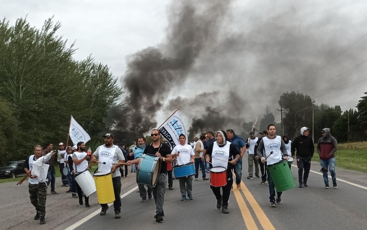 Piquetes de trabajadores municipales de la provincia | Rosario y la región