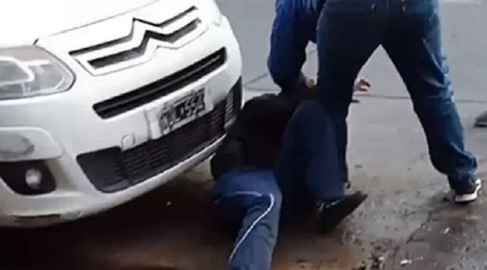 Un repartidor sufrió una brutal paliza de un conductor que no le quiso dar los datos del seguro tras un choque | Información General