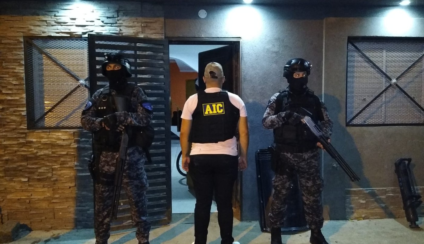 Por balaceras en Rosario, la AIC realizó allanamientos masivos | Rosario y la región