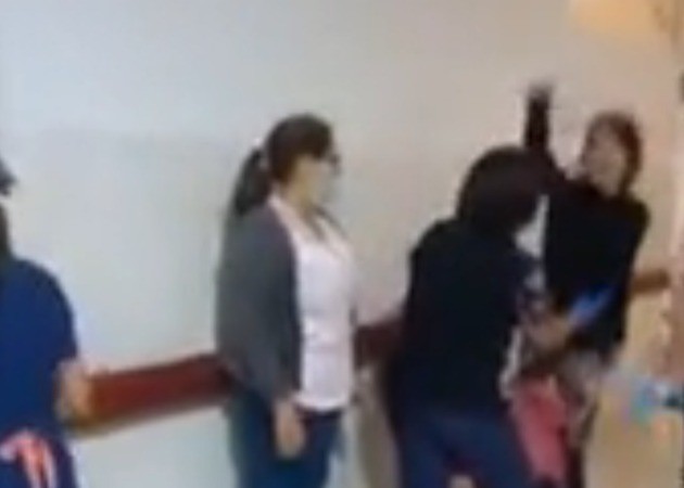 Video: brutal golpiza a una pediatra en un Hospital de Niños | Información General