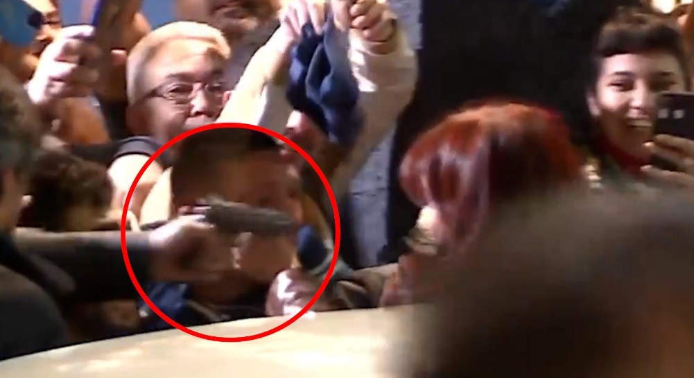 Elevan a juicio oral la causa por el intento de asesinato de Cristina Kirchner | Política y Economía