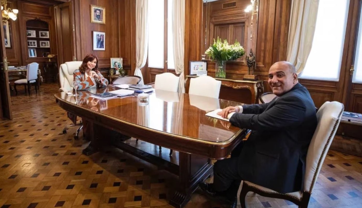 ¿Candidato? A solo tres días del cierre de listas Cristina recibió a Manzur en el Senado | Política