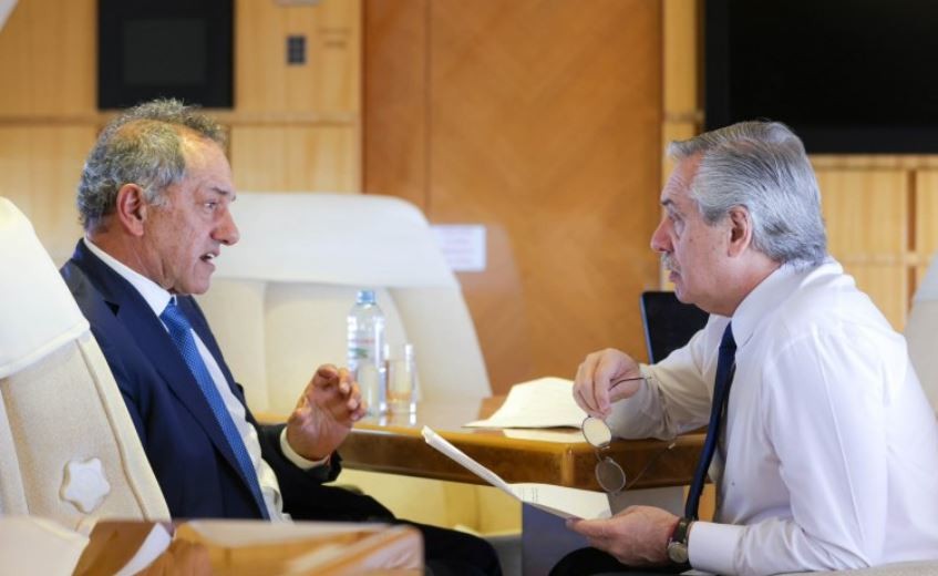 Alberto Fernández viajó a Brasil con Scioli y le agradeció por bajar su candidatura a presidente | Política y Economía