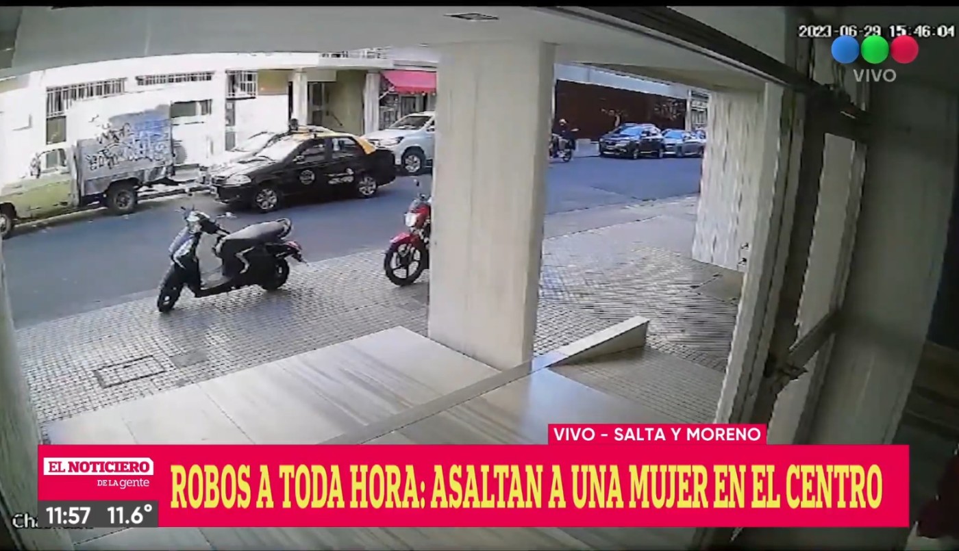 Video: un falso cadete asaltó a una mujer en pleno centro rosarino | Rosario y la región
