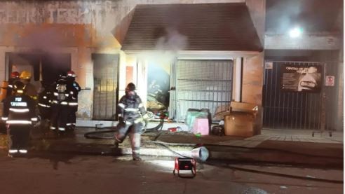 Pérdidas totales en un incendio intencional en un depósito del presidente de Unión de Santa Fe | Información General
