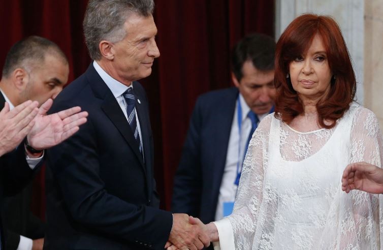 Tras otra carta de Cristina Kirchner, escaló la pelea con Macri: "Usted es muy mentiroso ingeniero" | Política y Economía