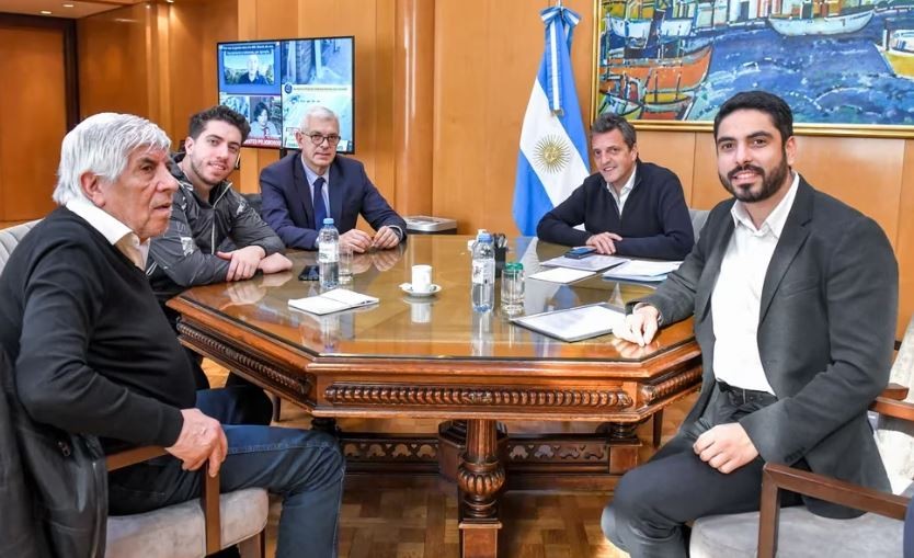 Sergio Massa se reunió con Hugo Moyano y recibió su apoyo para las PASO | Política y Economía