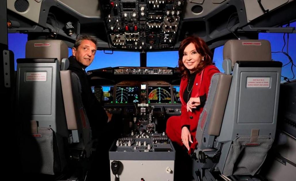 Cristina Kirchner volvió a mostrarse con Sergio Massa: "Alguien debería inventar un simulador de presidentes" | Política y Economía