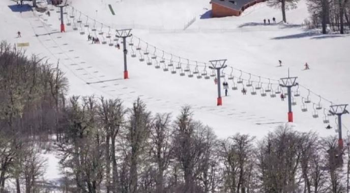 Lo rescataron en el Cerro Chapelco tras siete horas de búsqueda y le quieren cobrar por el operativo | Información General