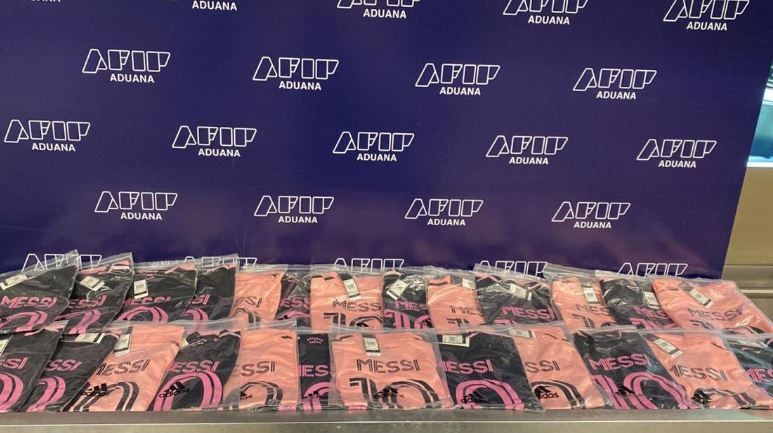 La Aduana advierte sobre "aluvión" de intentos de contrabando de camisetas de Messi del Inter de Miami | Información General