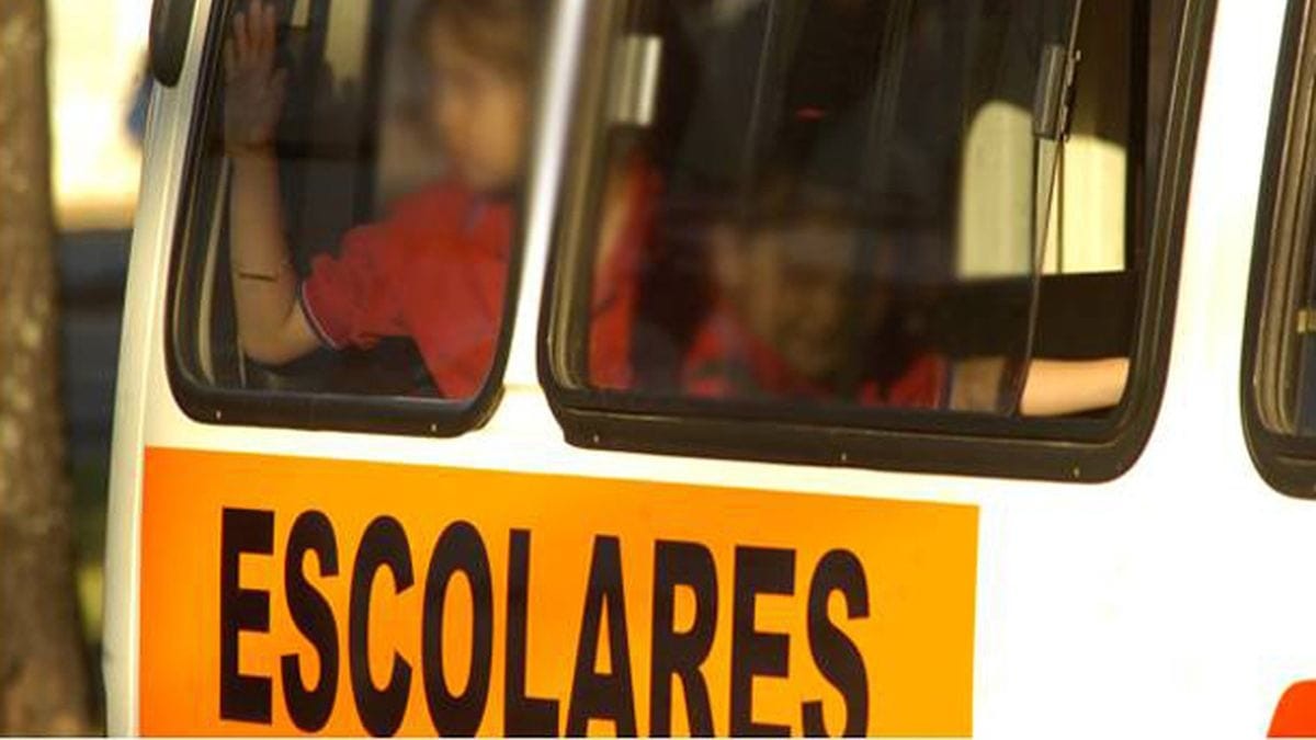 De no creer: el chófer de un transporte escolar abandonó a un grupo de niños | Información General