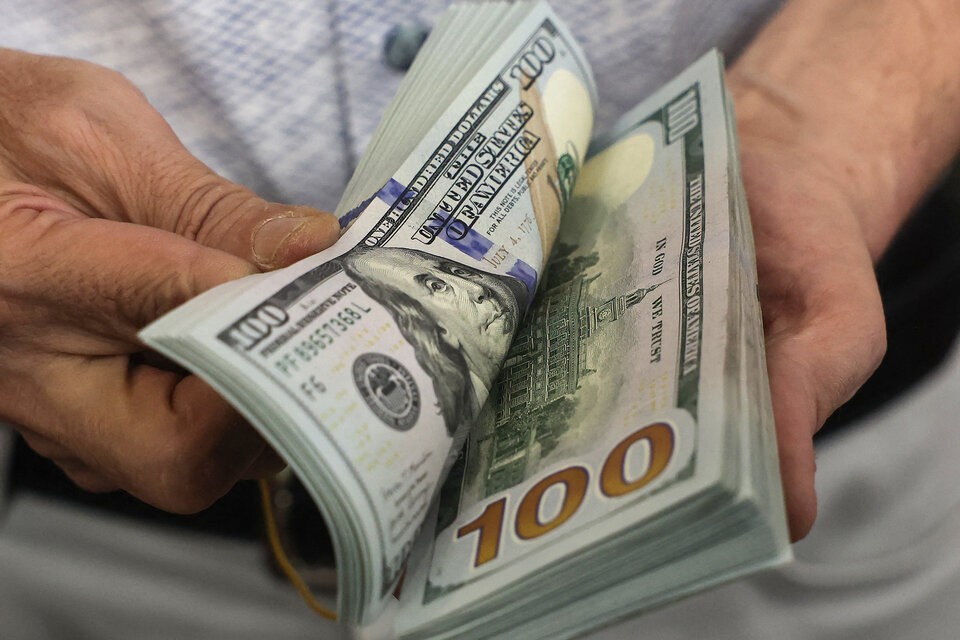 El dólar blue rompe la barrera de los $550 tras el anuncio de las nuevas medidas | Política y Economía