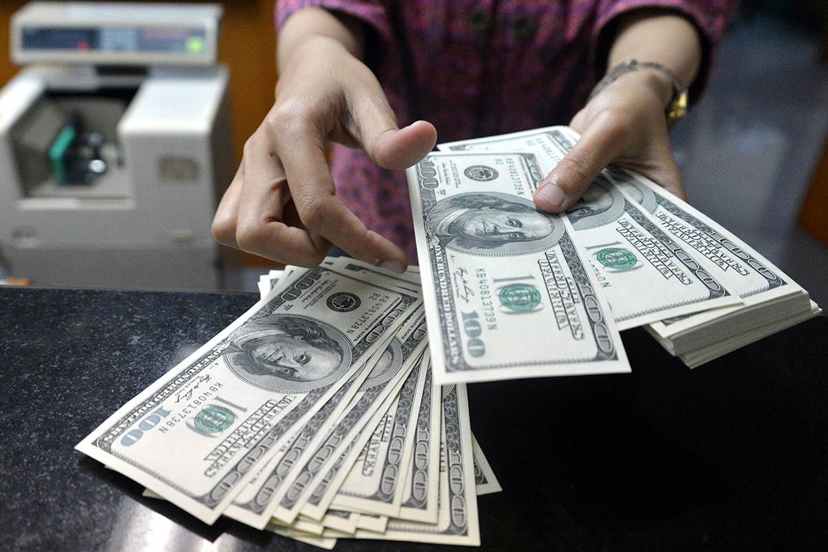 El dólar blue consolida el salto tras las PASO y la devaluación | Política y Economía