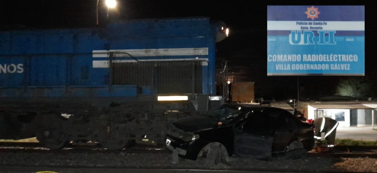 Impactante choque entre un auto y un tren en Villa Gobernador Gálvez | Rosario y la región