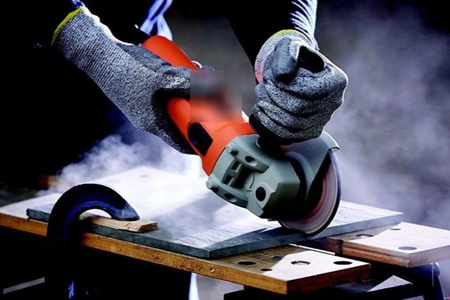 Trágico accidente doméstico: trabajaba con amoladora, sufrió un corte en el cuello y murió | Rosario y la región