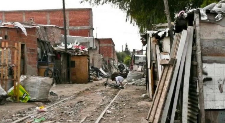 Cuatro de cada diez argentinos es pobre, según el último reporte de la UCA | Política y Economía