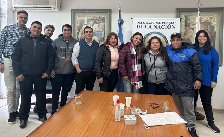 Una mujer pudo conocer a sus hermanos tras permanecer más de 30 años separados | Información General