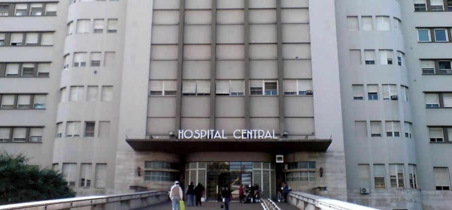 Murió la mujer que fue al hospital a hacerse un fondo de ojo y cayó por el hueco del ascensor | Información General