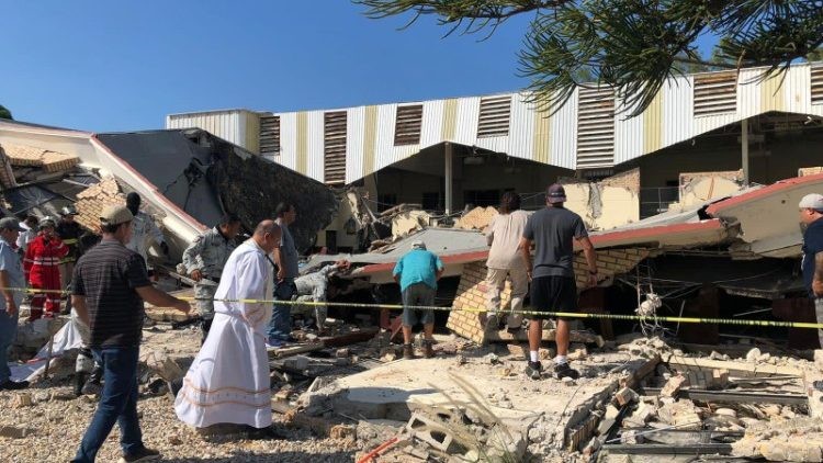 Se derrumbó el techo de una iglesia durante una misa en México: al menos siete muertos | Internacionales