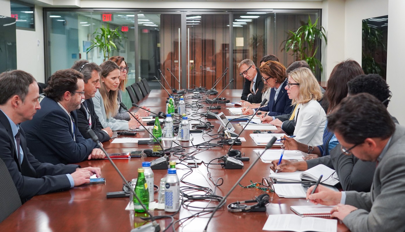 El Banco Mundial pide más ajuste fiscal en la Argentina y avizora más recesión este año | Política y Economía