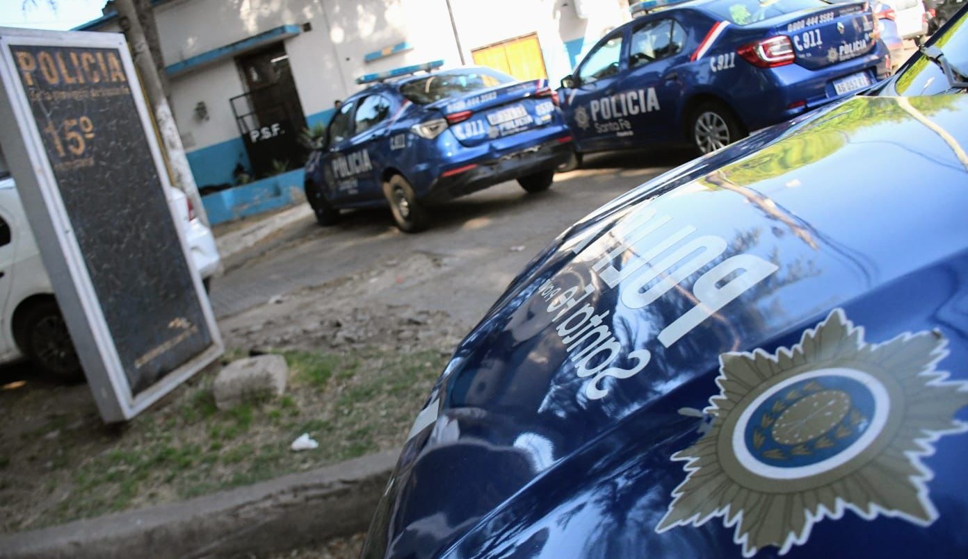 Por disparos contra la Comisaría 15ª, debieron proteger a alumnos de la escuela lindante | Rosario y la región