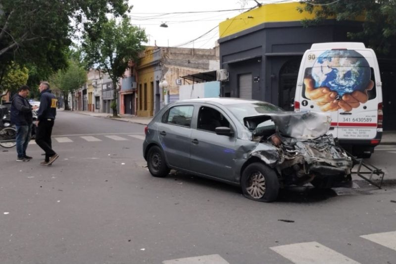 Tres vehículos chocaron en el macrocentro de Rosario y no hubo heridos graves | Rosario y la región