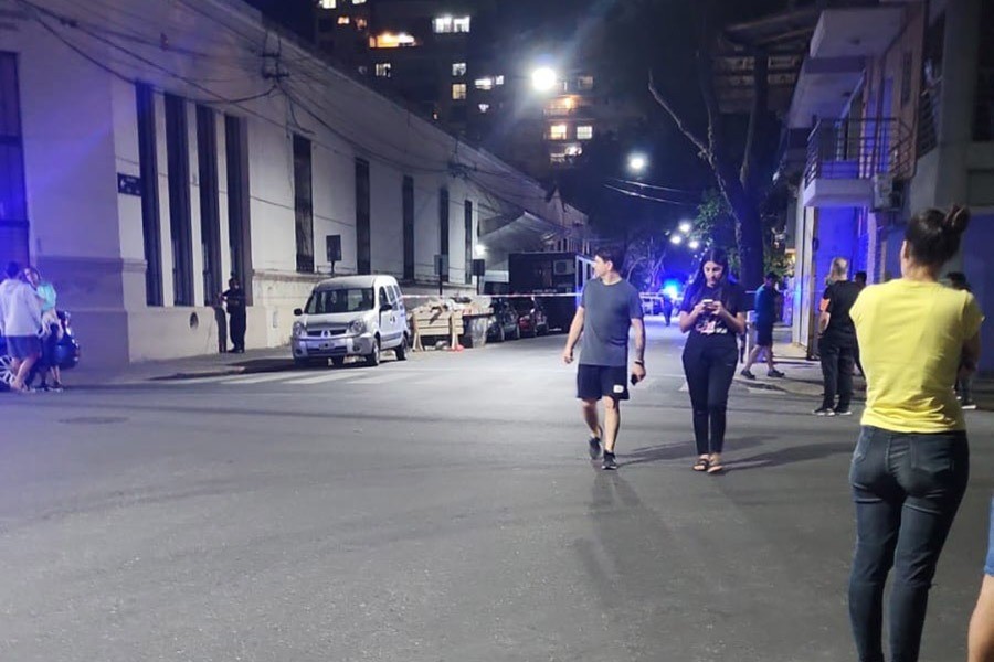 Baño de sangre en el hospital: asesinaron a un policía y balearon a una enfermera | Información General