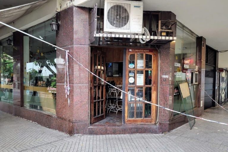 Robaron un bar cercano a la Municipalidad y hay dos detenidos | Rosario y la región