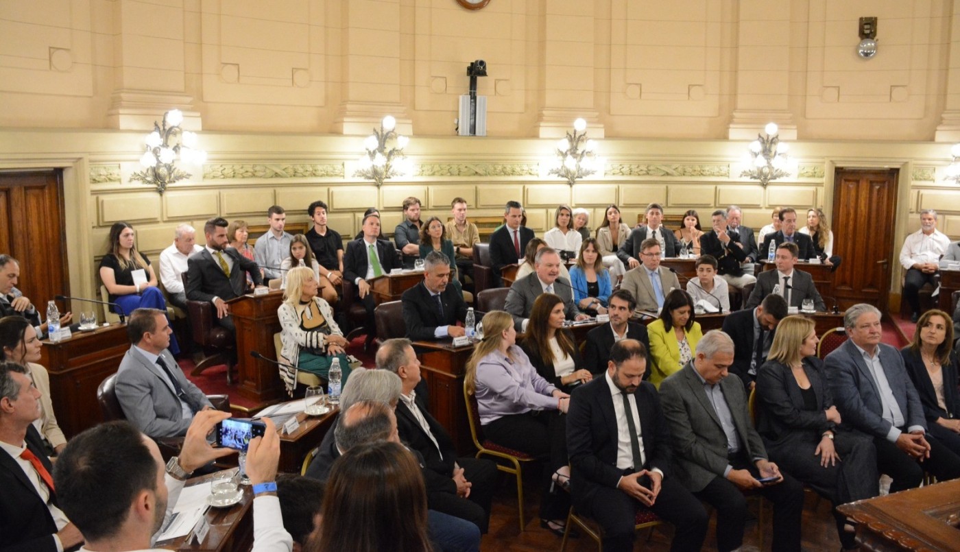 En la Legislatura Provincial, juraron los senadores electos para el período 2023-2027 | Información General
