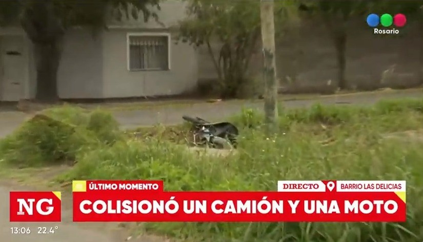 Chocaron un camión y una moto, que llevaba tres ocupantes | Rosario y la región