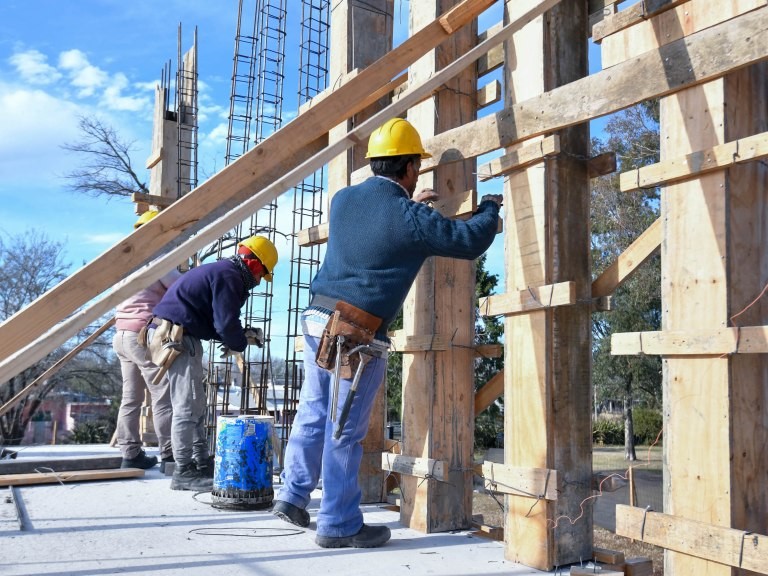 Los salarios le ganaron a la inflación en octubre pero en la comparación anual siguen por debajo | Política y Economía