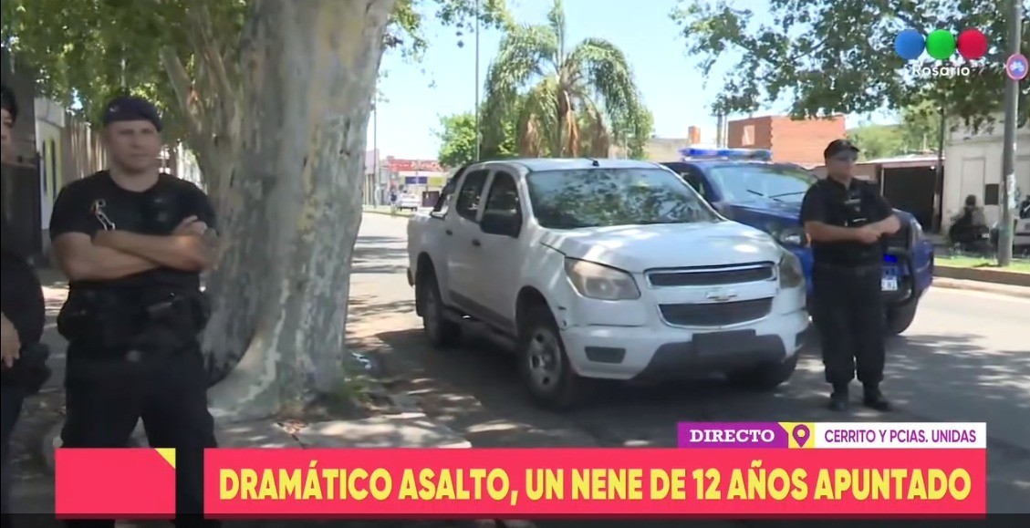 Le robaron el auto apuntándole con un arma a un nene de 12 años | Rosario y la región