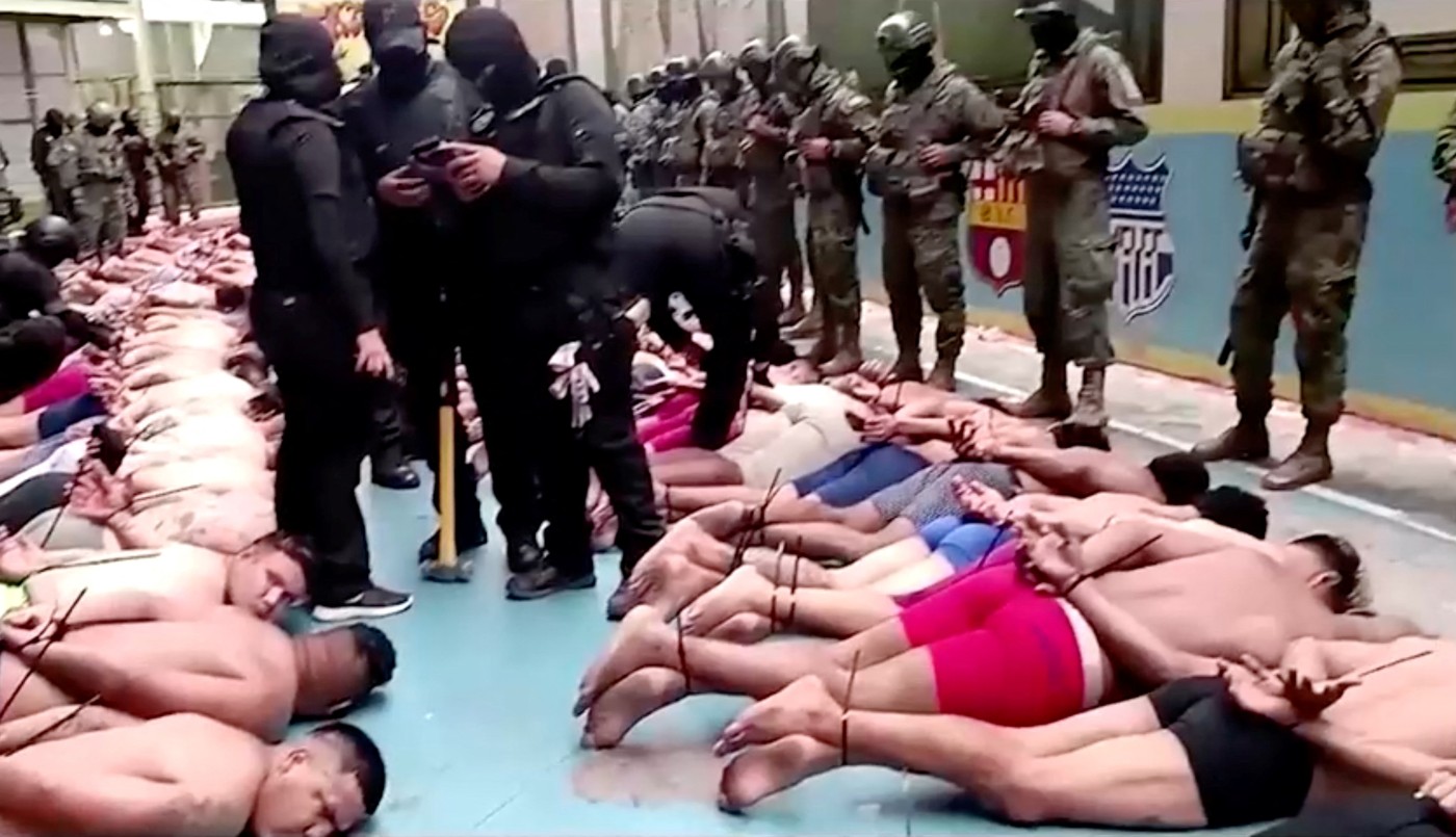 Violencia en Ecuador: aún hay más de 130 policías secuestrados por presos en cinco cárceles | Internacionales