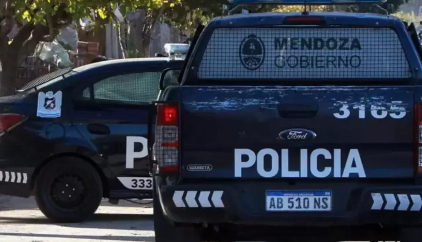 Insólito: un preso de Mendoza se escapó por un agujero del móvil policial | Información General