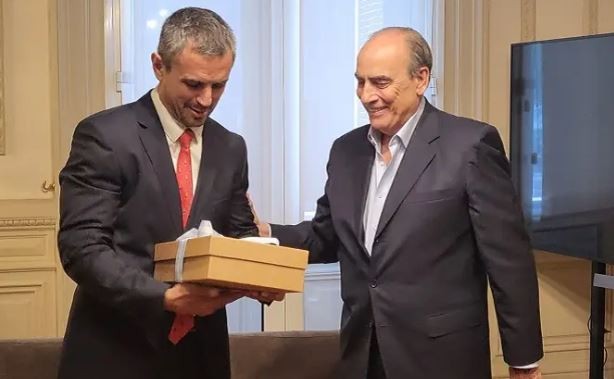 Francos llevó a Diputados una versión corregida de la Ley Ómnibus y se reúne con Martín Menem (1) | Política y Economía