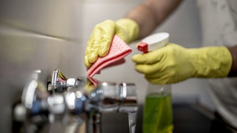 Personal doméstico con reducción de horas y despidos | Política y Economía