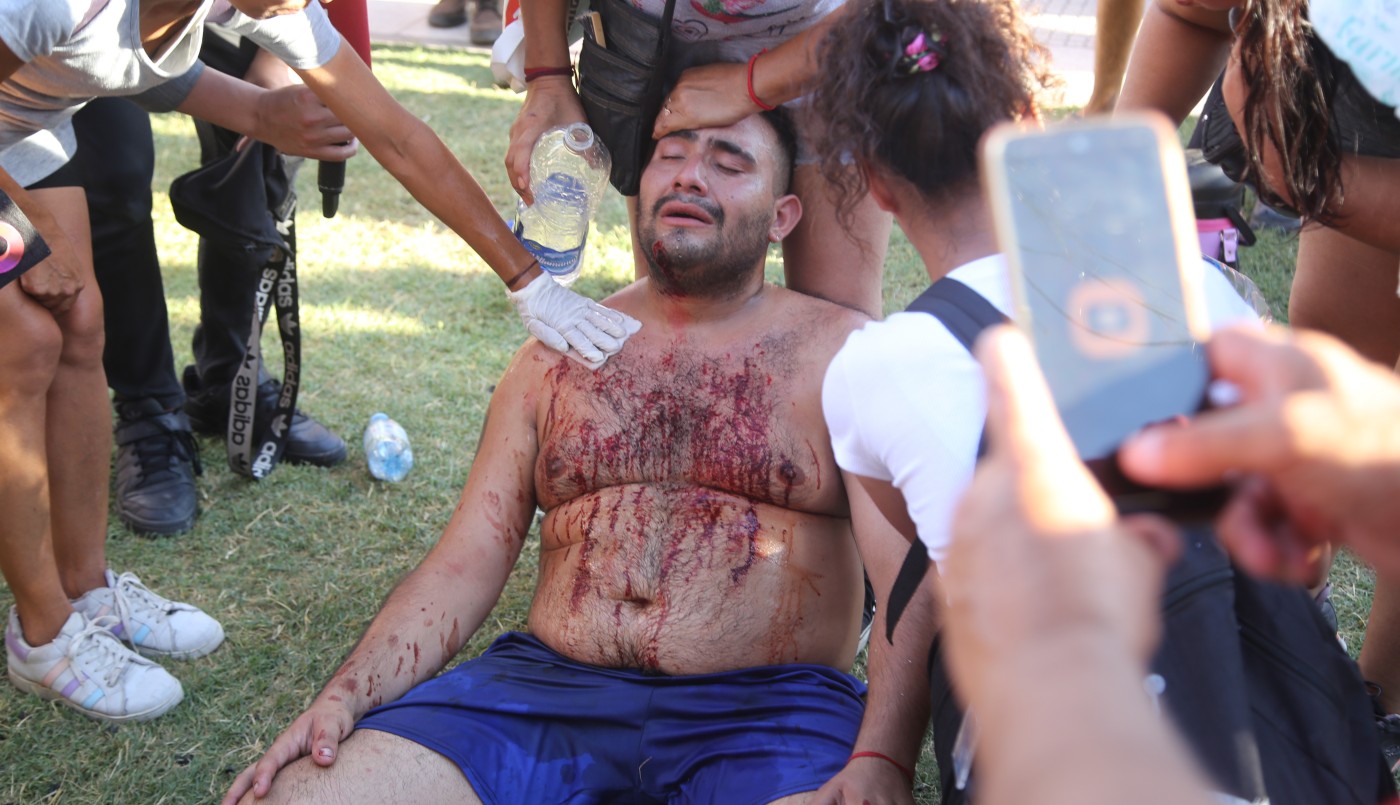 Nuevos incidentes entre militantes y la policía frente al Congreso | Política y Economía