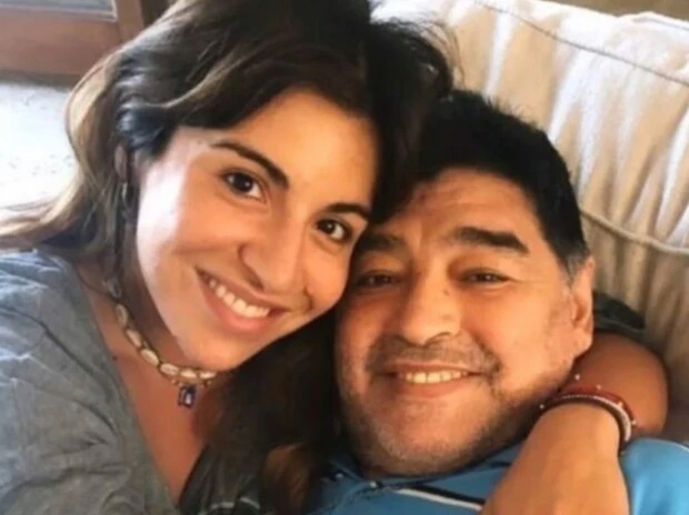 Le robaron el celular a Gianinna Maradona: "Lo que más me dolió fue perder la estampita de mi viejo" | Información General