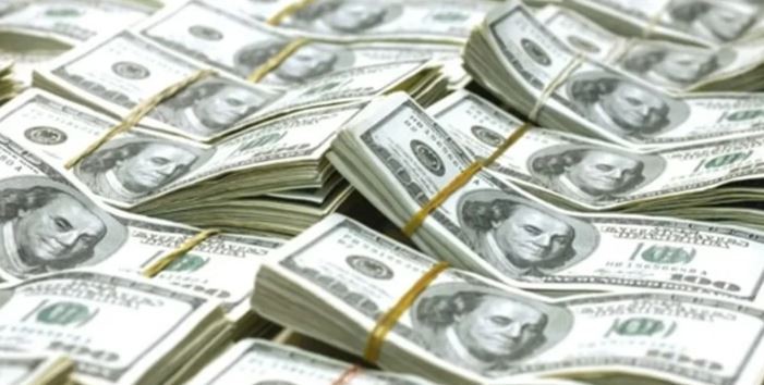 El dólar blue cedió otros $20 y cerró la semana en $1.175 | Política y Economía