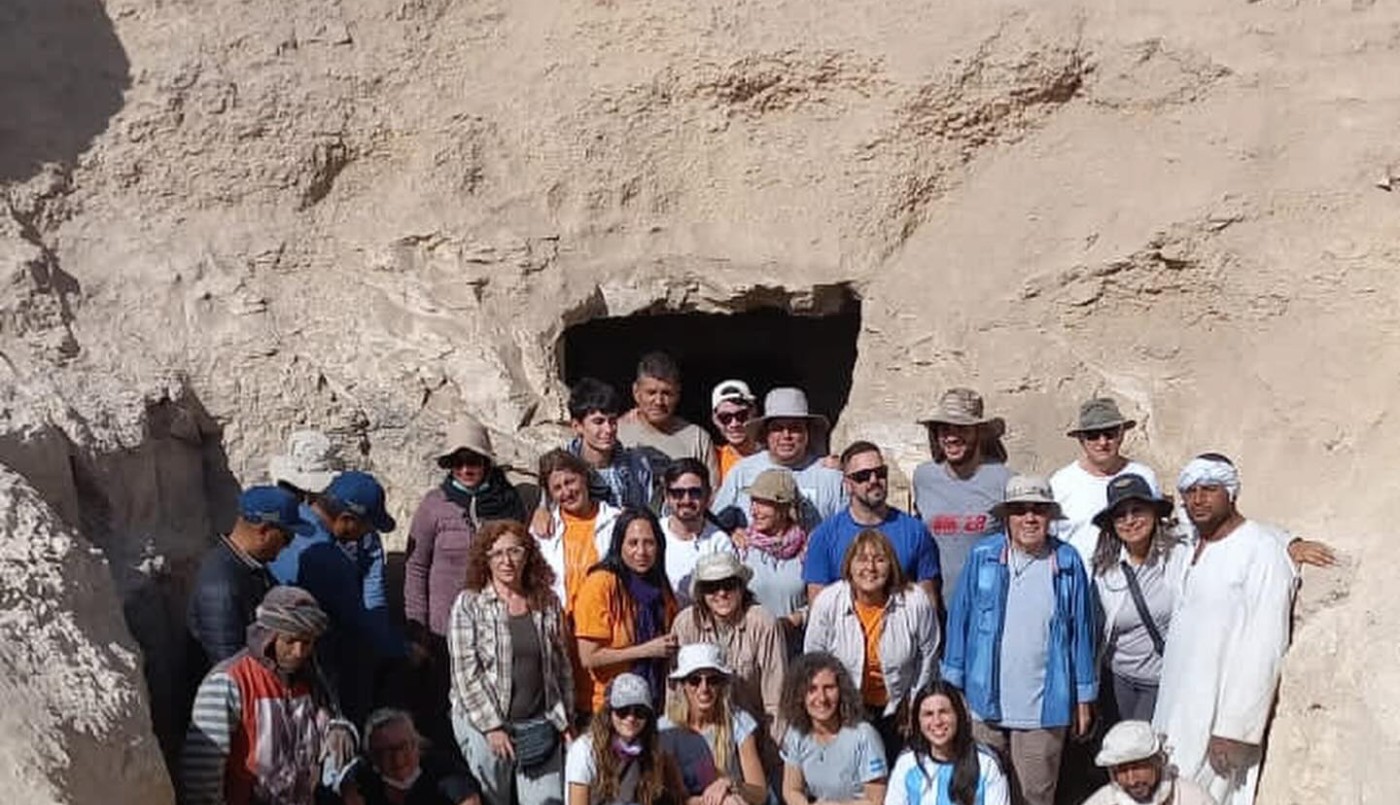 Investigadores argentinos se financiaron con ferias del plato y descubrieron la entrada original de una importante tumba egipcia | Información General