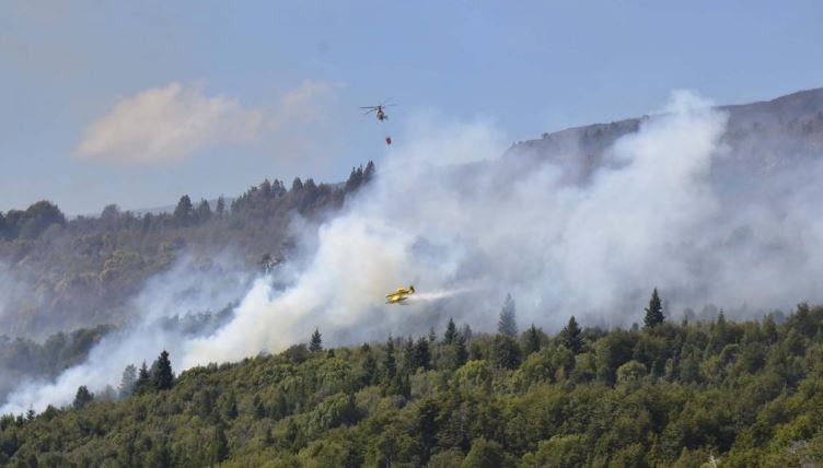 La Patagonia bajo fuego: se complica la situación en Los Alerces y crece un nuevo incendio en Bariloche | Información General