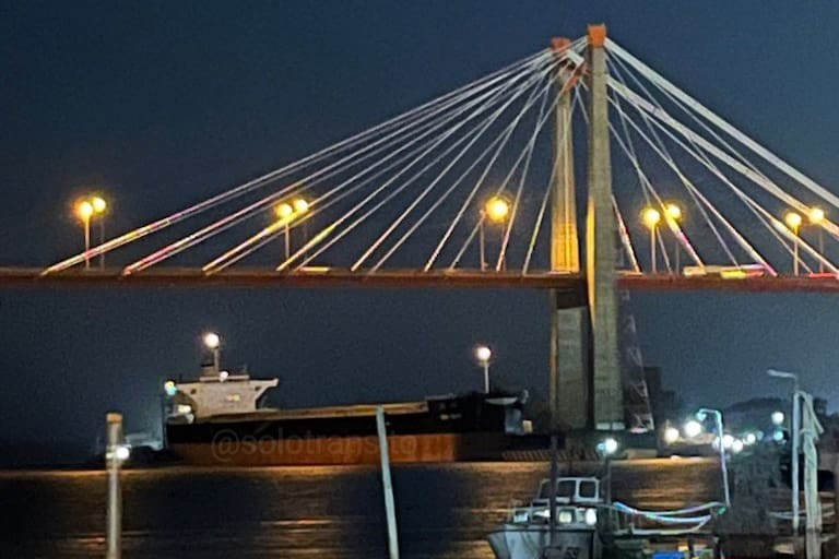 Ordenan peritar el barco que chocó con el puente Zárate-Brazo Largo y la embarcación no podrá dejar la Argentina | Información General