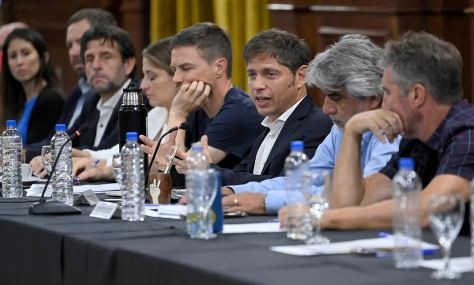 Kicillof cerró paritaria con estatales bonaerenses y negocia con los docentes | Política y Economía