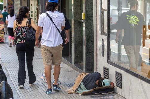 La UCA advierte que la pobreza seguirá creciendo y trepará al 60% en marzo | Política y Economía