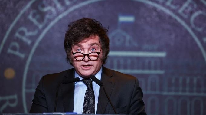 Milei enviará un proyecto al Congreso para penar con prisión a funcionarios que emitan dinero para financiar al Tesoro | Política y Economía