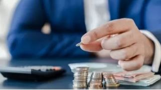 Los bancos comunicaron un fuerte aumento en sus comisiones | Política y Economía