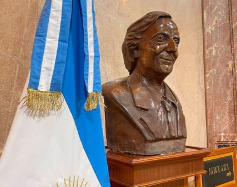 Villarruel hizo retirar un busto de Néstor Kirchner del Senado: "Yo no soy su viuda" | Política y Economía