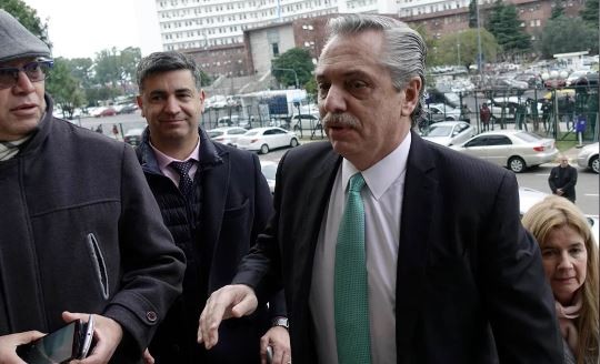 Una abogada denunció a Alberto Fernández por los seguros a los créditos de la ANSES | Política y Economía