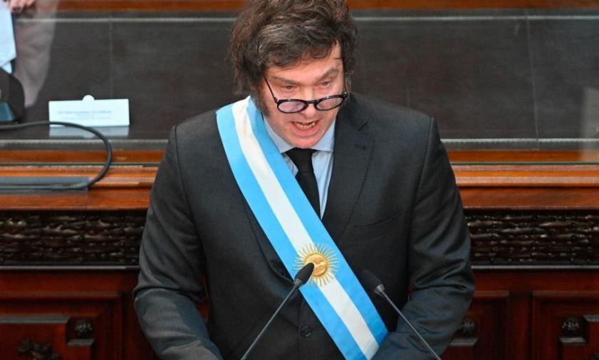 Javier Milei anunció que cerrará la agencia de noticias Télam | Política y Economía