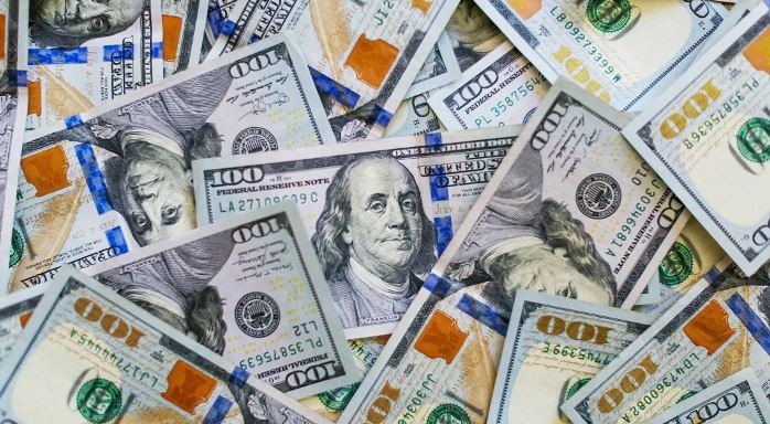 El dólar blue y el MEP perforaron el piso de los $1.000: los factores que provocaron la caída | Política y Economía